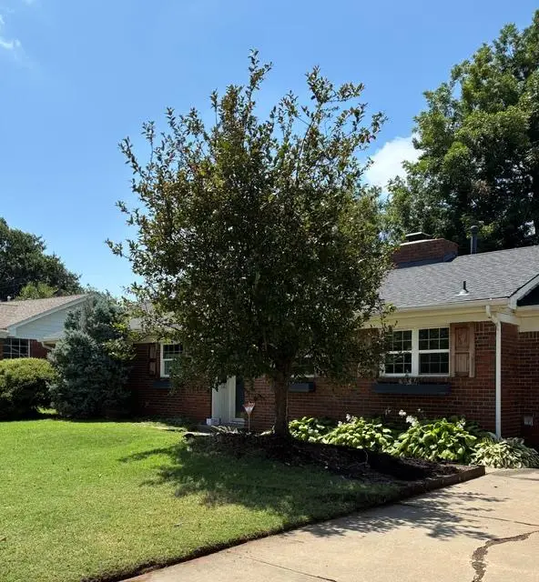 2112 Gladstone Terrace, Oklahoma City, OK 73120 - #2
