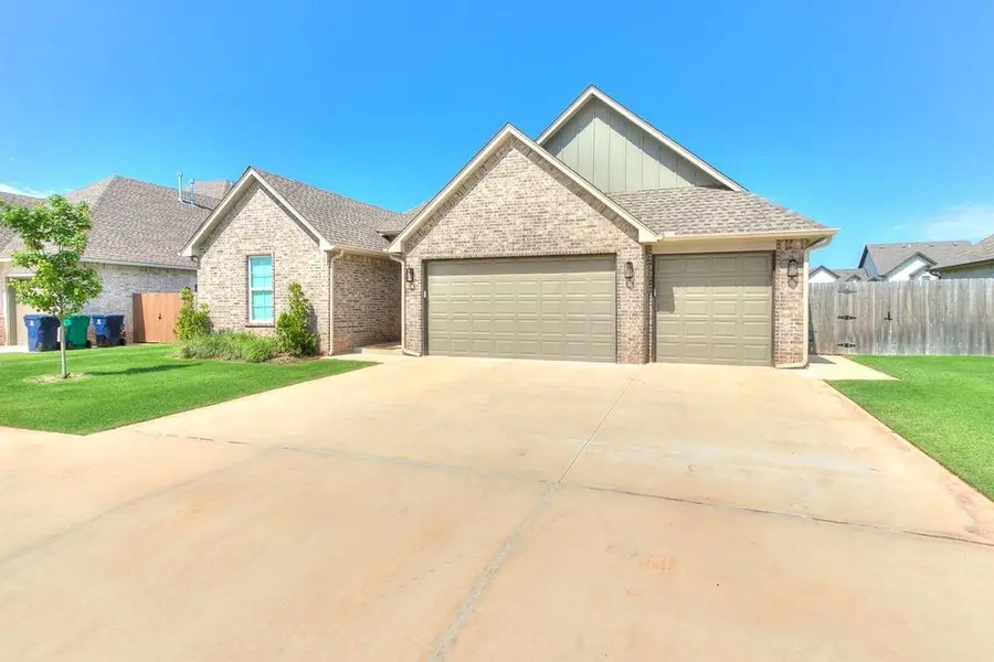 5609 Copper Stone Court, Mustang, OK 73064 - #2