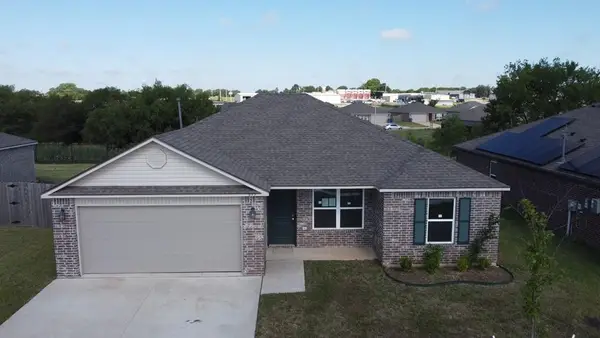 695 Foxtail Drive, Newcastle, OK 73065