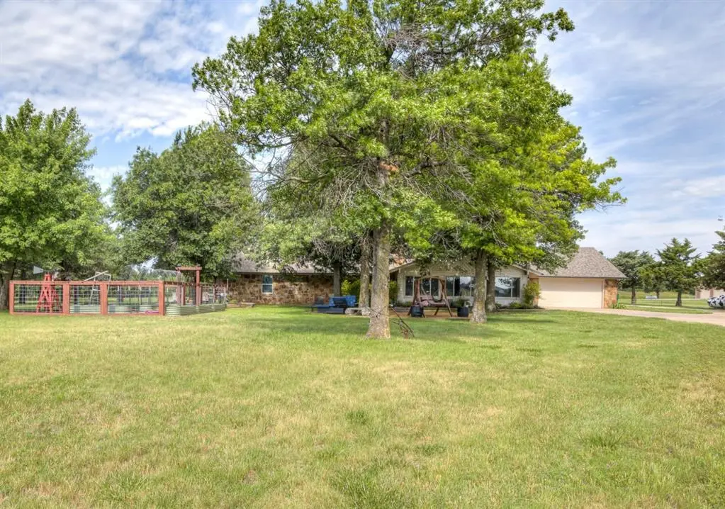 7025 S Cimarron Road, Yukon, OK 73099 - #1