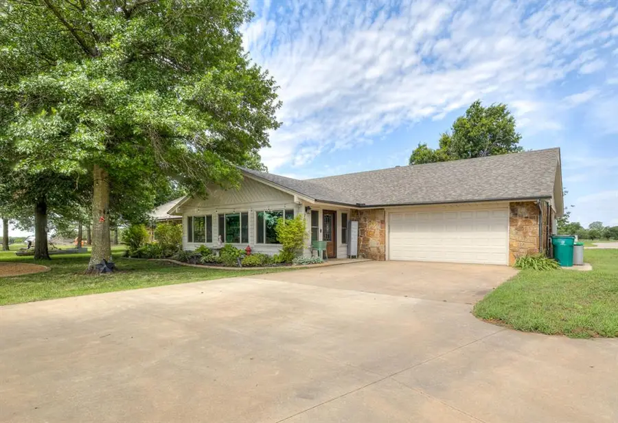 7025 S Cimarron Road, Yukon, OK 73099 - #2