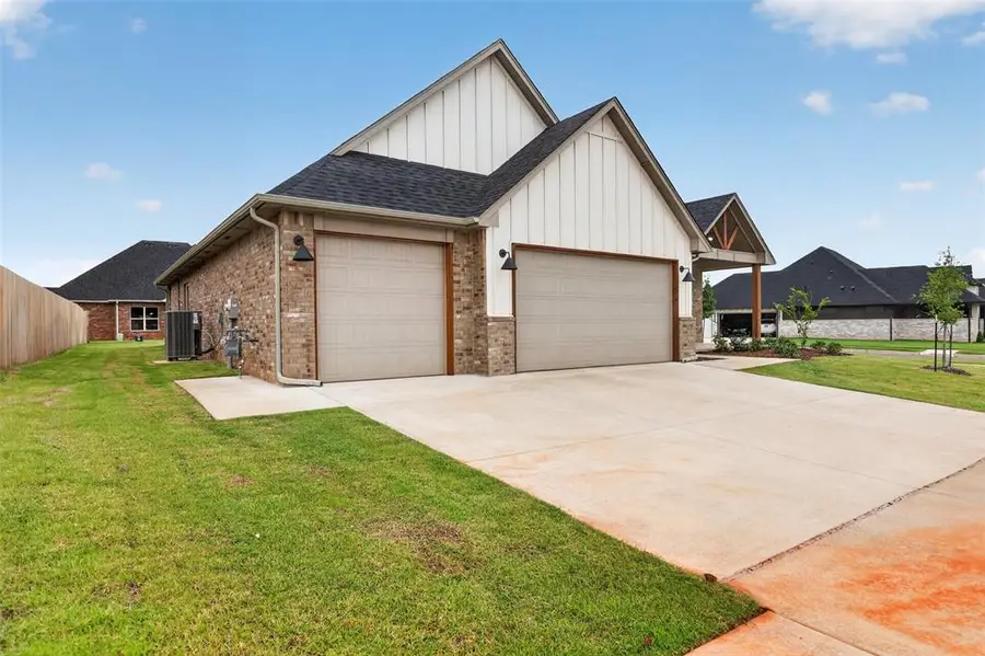 10401 SW 50th Street, Mustang, OK 73064 - #3