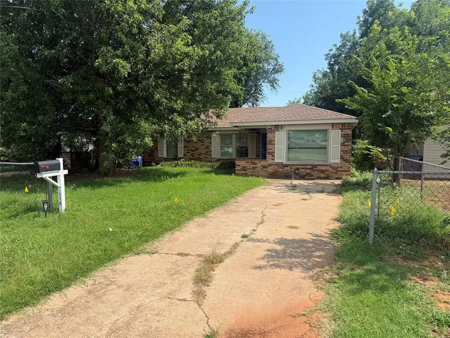 110 W Kansas Avenue, Anadarko, OK 73005 - #2