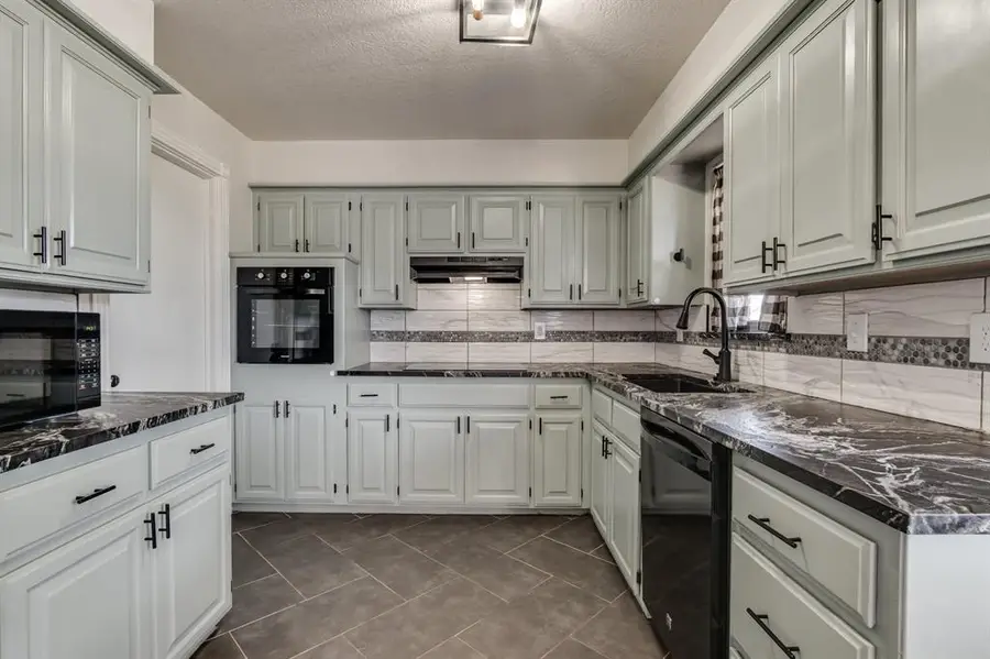 3917 NW 57th Street, Oklahoma City, OK 73112 - #3
