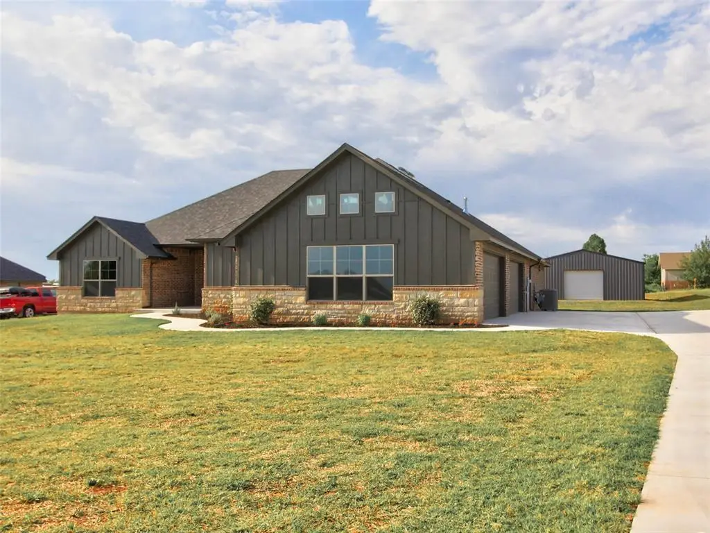 8681 Oak Tree Circle, Edmond, OK 73025 - #1