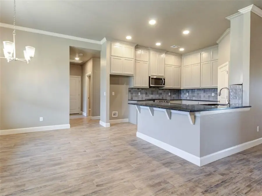 8681 Oak Tree Circle, Edmond, OK 73025 - #3
