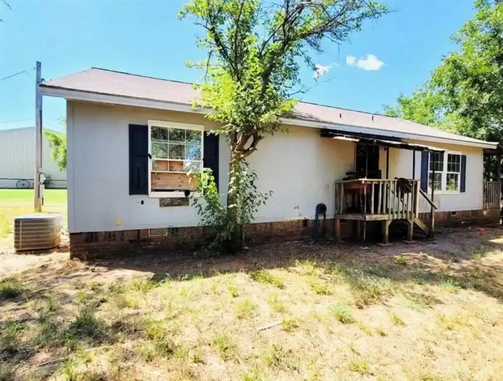 307 N Massingale Drive, Cordell, OK 73632 - #1