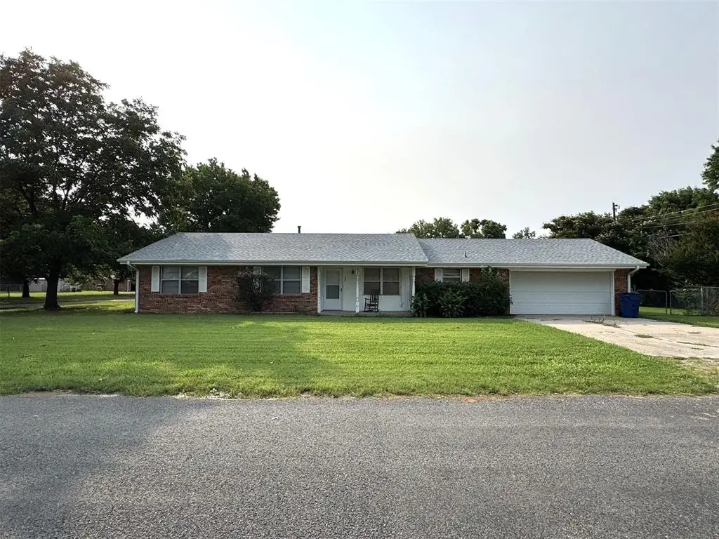 900 Sherry Drive, Stratford, OK 74872 - #1