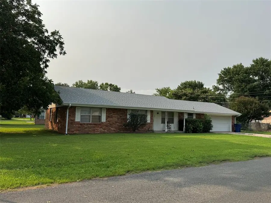 900 Sherry Drive, Stratford, OK 74872 - #2