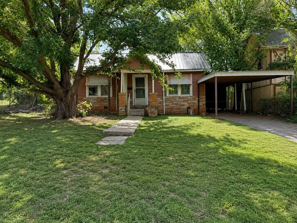 506 N 2nd Street, Sayre, OK 73662 - #1