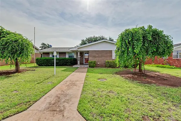 306 Spurlin Drive, Sayre, OK 73662