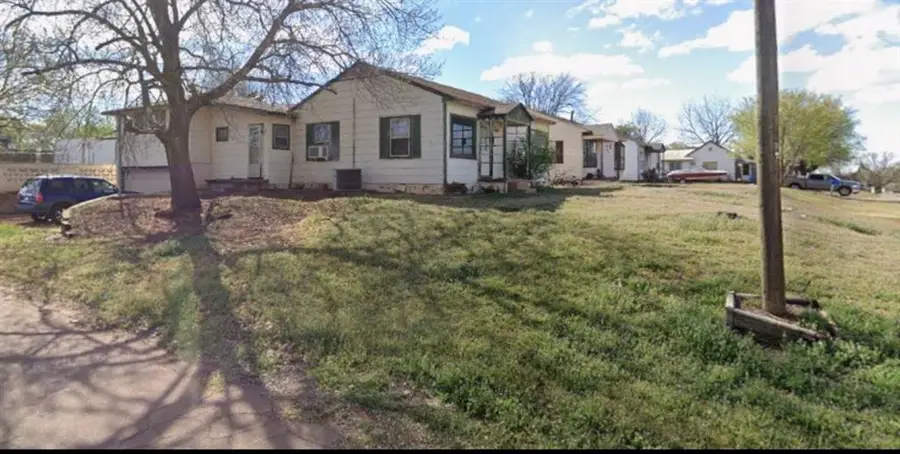 612 N 2nd Street, Sayre, OK 73662 - #3