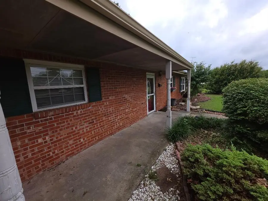 817 W Date Street, Okemah, OK 74859 - #3