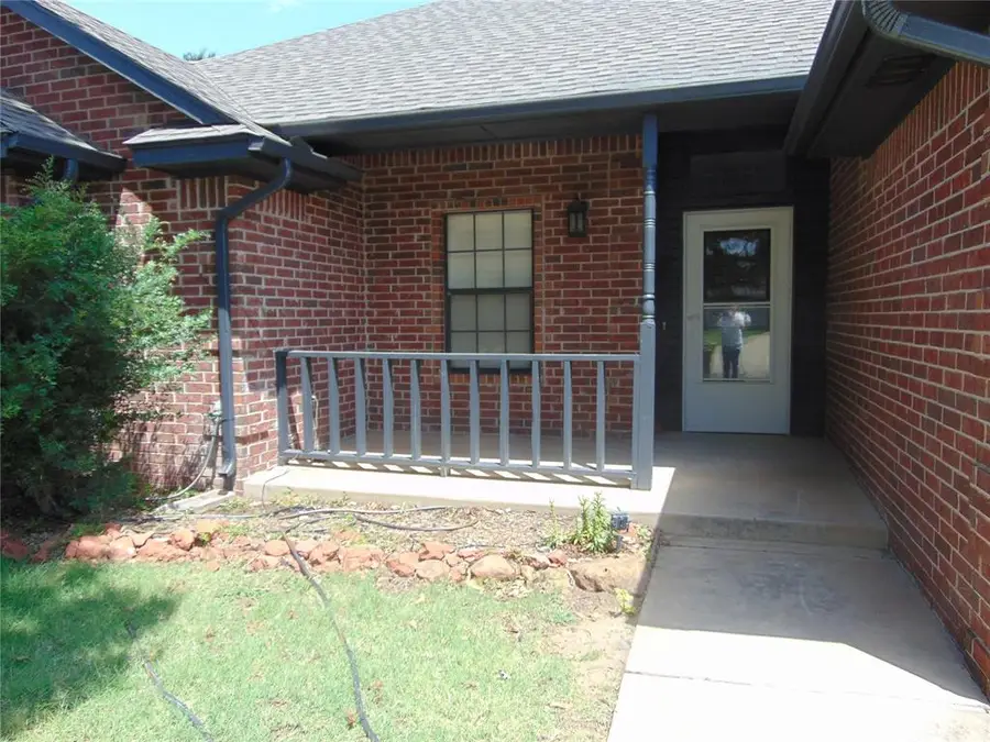 1608 Redtail Hawk, Edmond, OK 73003 - #3