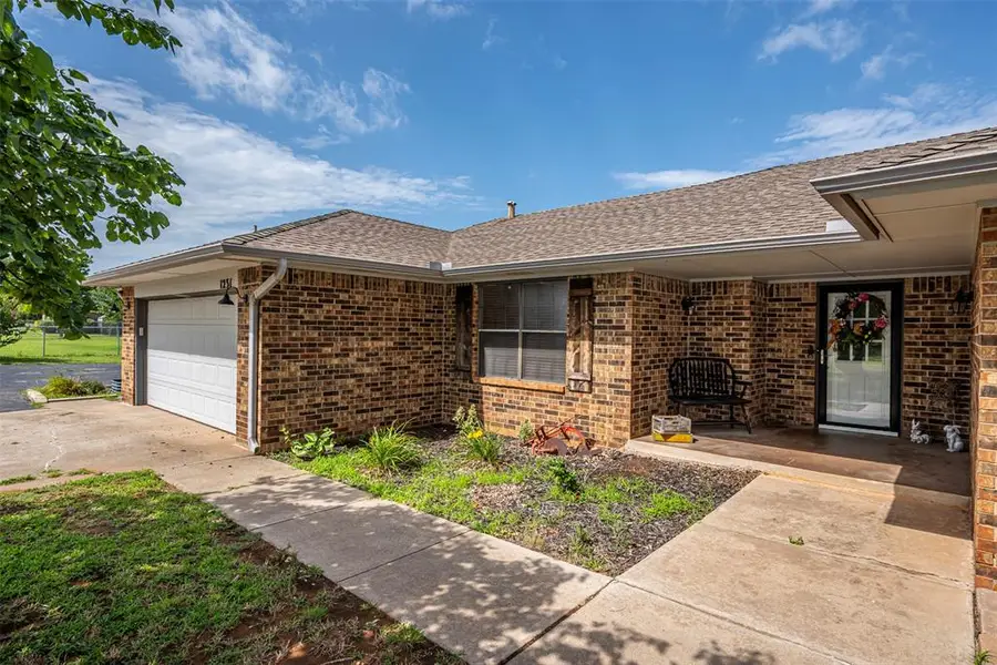 1231 S Chuckwagon Drive, Mustang, OK 73064 - #2