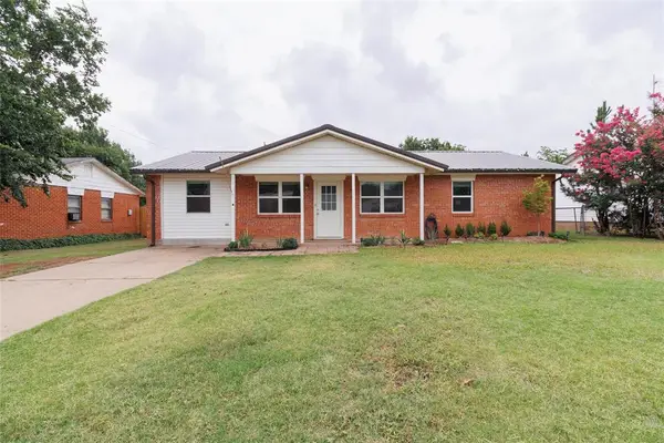 208 Maple Street, Elgin, OK 73538
