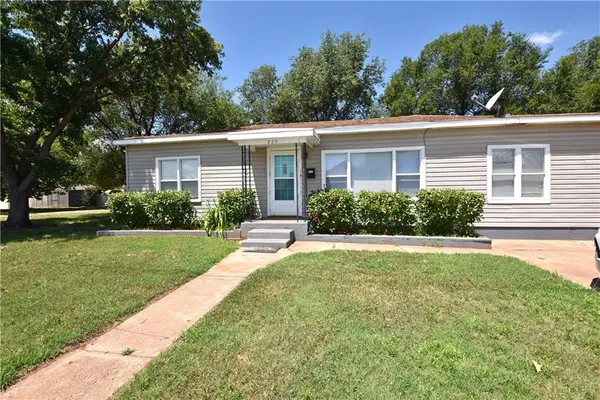 223 S 17th Street, Guthrie, OK 73044
