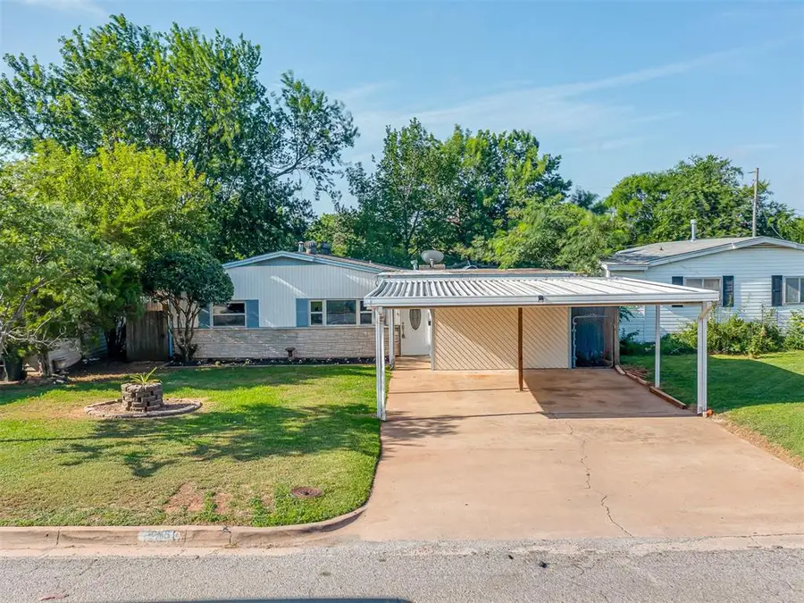 1209 Park Avenue, Chickasha, OK 73018 - #2