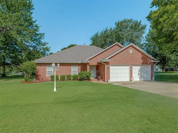 217 S Roselawn Avenue, Midwest City, OK 73130