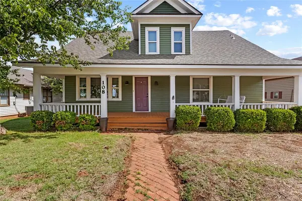 108 W Tom Stafford Street, Weatherford, OK 73096
