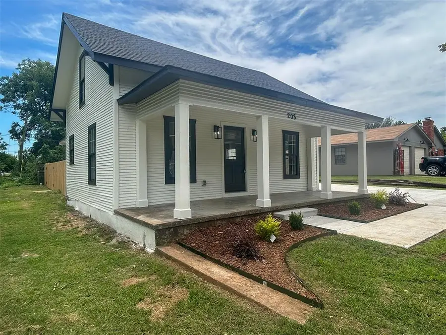 208 W Apache Street, Marlow, OK 73055 - #2