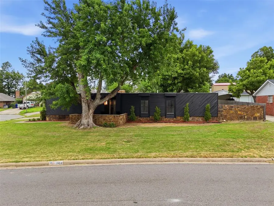 2904 Robin Road, Midwest City, OK 73110 - #2