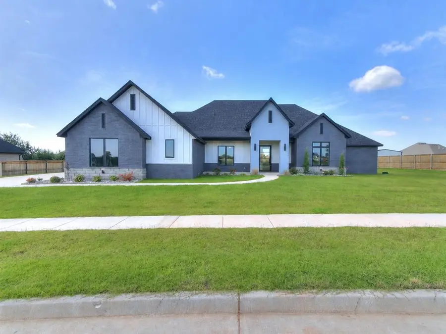 4704 SE 37th Street, Moore, OK 73160 - #3