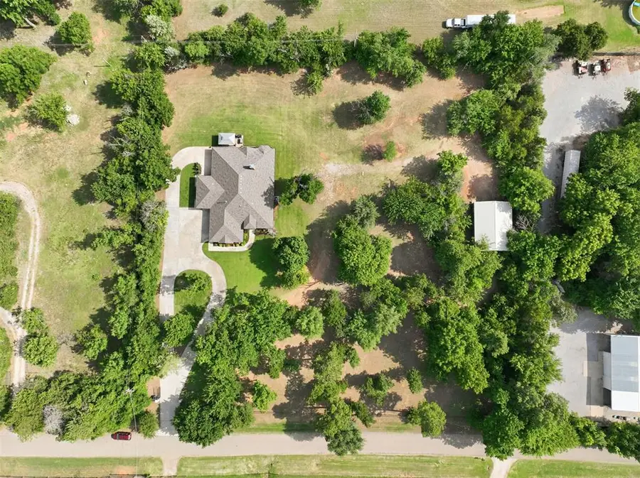 3318 E 44th Street, Edmond, OK 73013 - #2