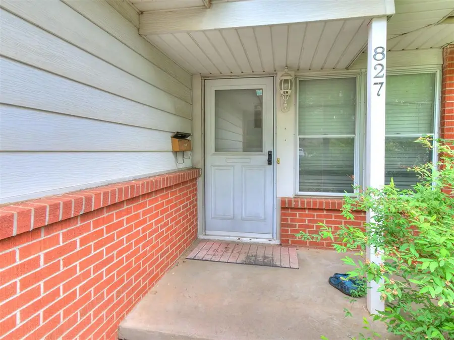 827 N Berry Road, Norman, OK 73069 - #2