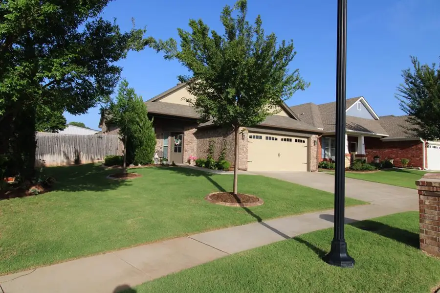 3413 Crampton Gap Way, Norman, OK 73069 - #3