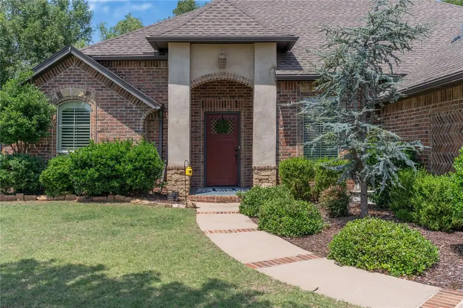 2113 Sycamore Creek Avenue, Yukon, OK 73099 - #2