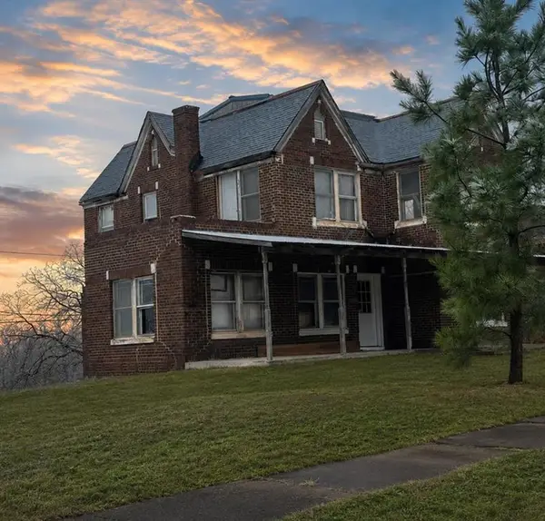 1215 Sunset Drive, Wewoka, OK 74884