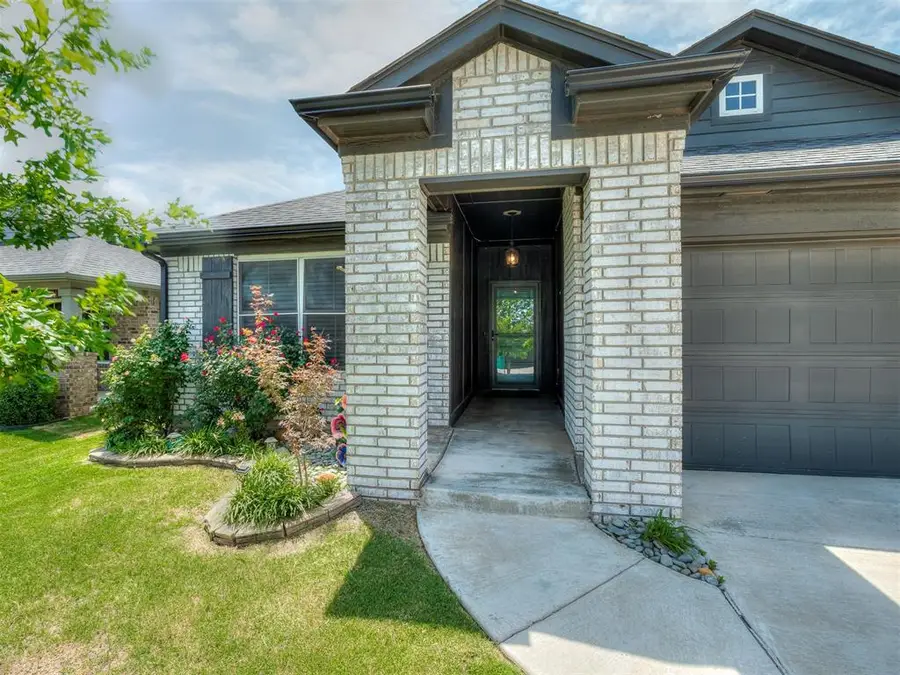421 Kearny Lane, Yukon, OK 73099 - #2