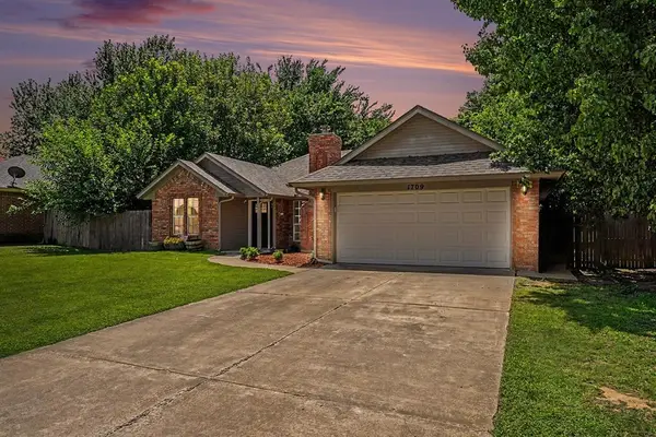 1709 Overland Trail, Choctaw, OK 73020