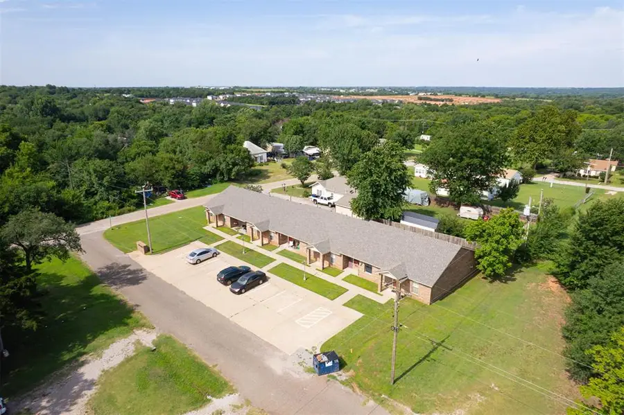 713 S Locust Street #713-725, Guthrie, OK 73044 - #2