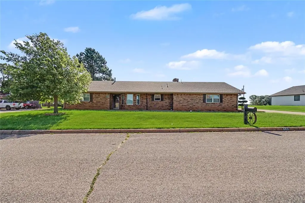 123 W Quail Drive, Cordell, OK 73632 - #1