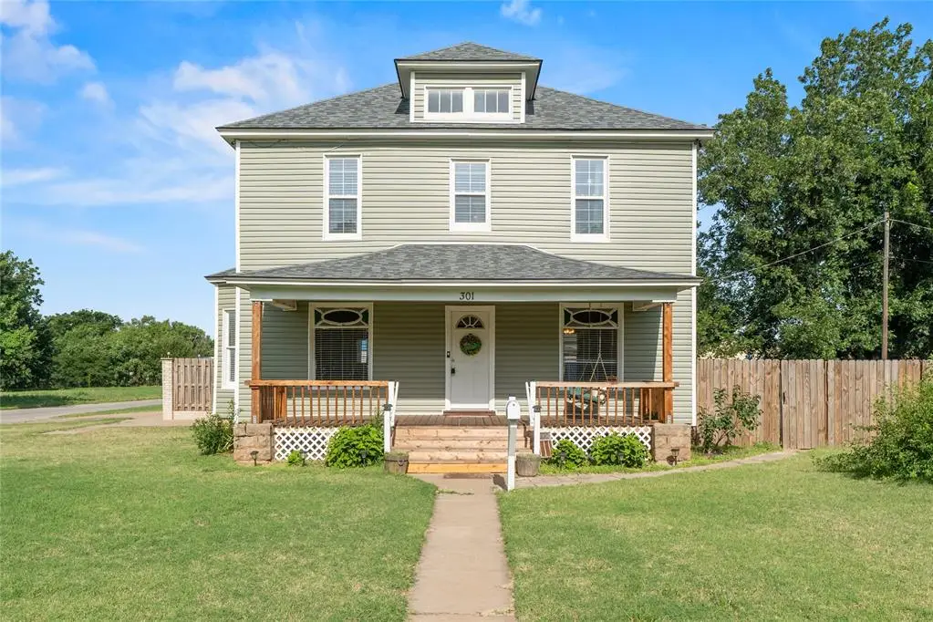 301 N Wikoff Avenue, Watonga, OK 73772 - #1
