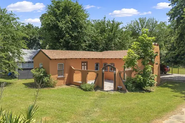 202 Sycamore Street, Pauls Valley, OK 73075