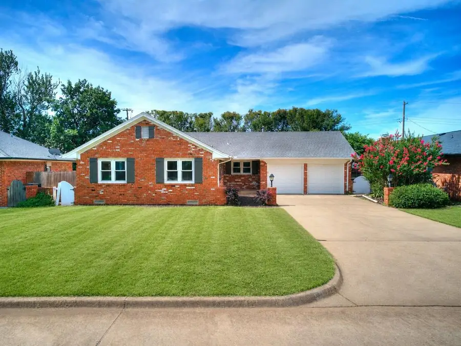 2712 Abbey Road, Oklahoma City, OK 73120 - #2