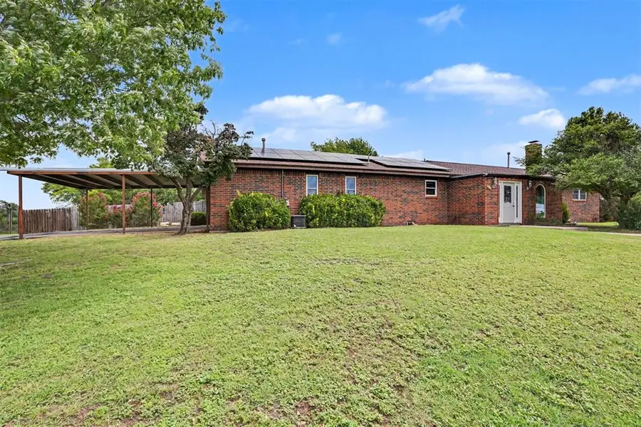 116 N Poplar Avenue, Erick, OK 73645 - #2