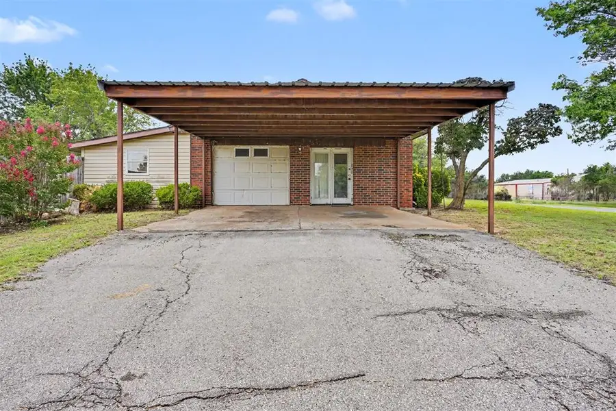 116 N Poplar Avenue, Erick, OK 73645 - #3