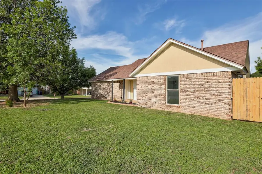 12401 SW 6th Street, Yukon, OK 73099 - #2