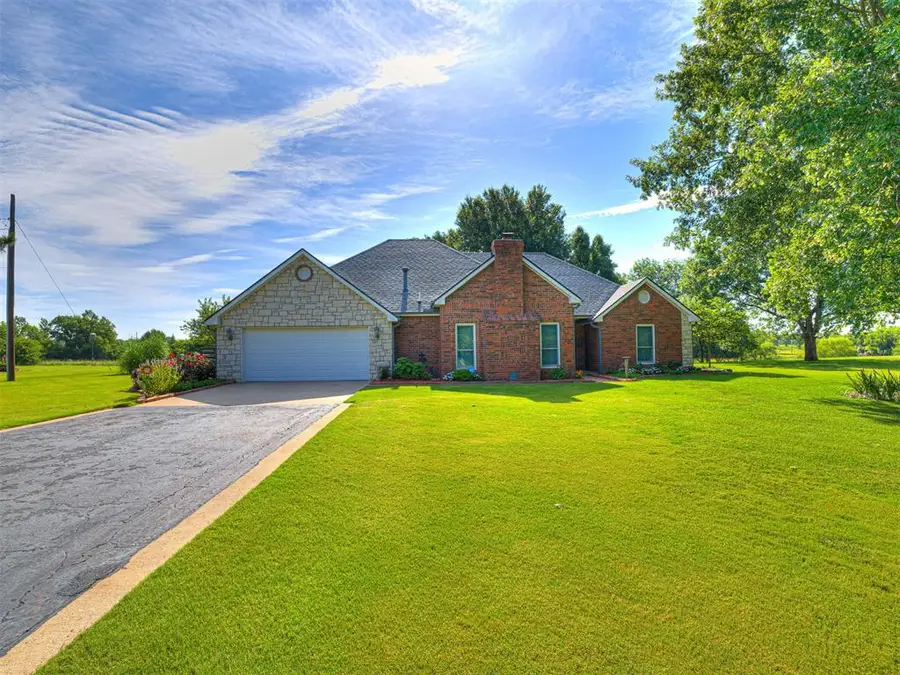 517 S 10th Avenue, Stroud, OK 74079 - #2
