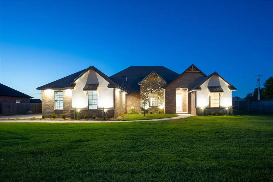 109 W Duane Drive, Mustang, OK 73064 - #3