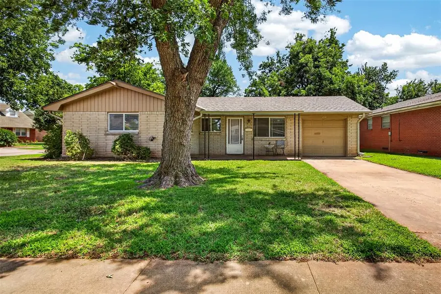 236 Southern Place, Edmond, OK 73013 - #2