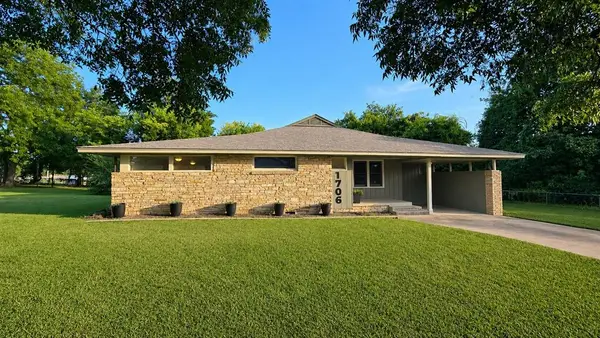 1706 Broadway Place, Ardmore, OK 73401