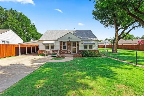 1210 W London Street, El Reno, OK 73036