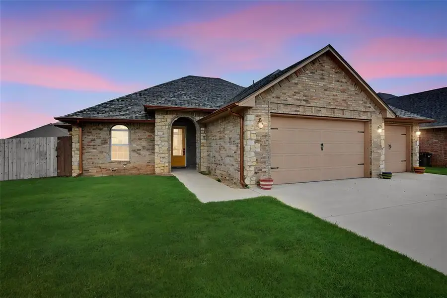 2104 Buffalo Lane, Altus, OK 73521 - #2