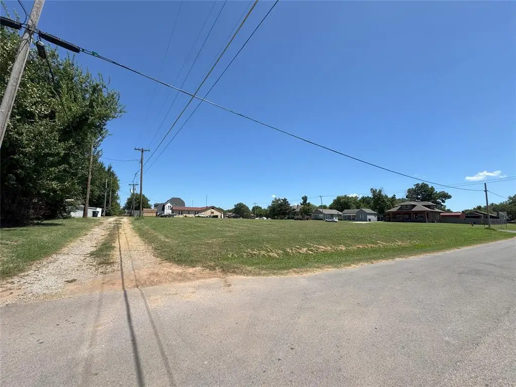 419 W 7th Street, Stroud, OK 74079 - #1