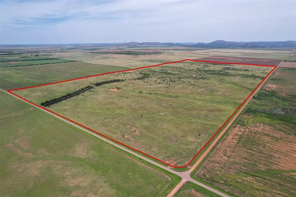 1550 E County Road, Mangum, OK 73554 - #1